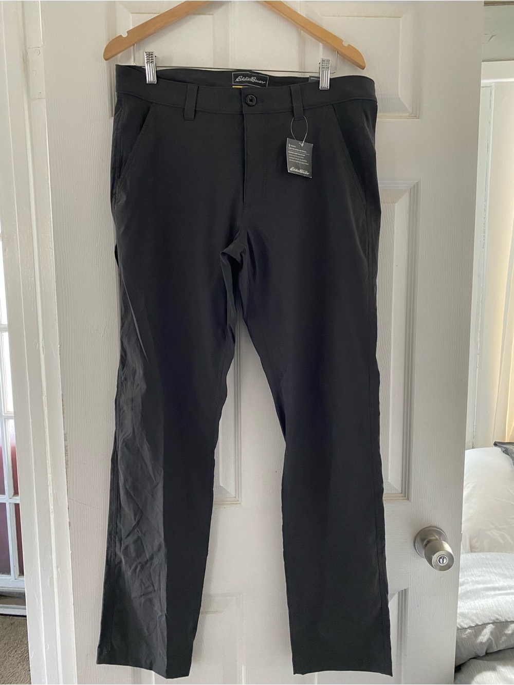 New Eddie Bauer Men's Travex Straight-Leg Cargo Pants Size 34 X 34 Color Gray